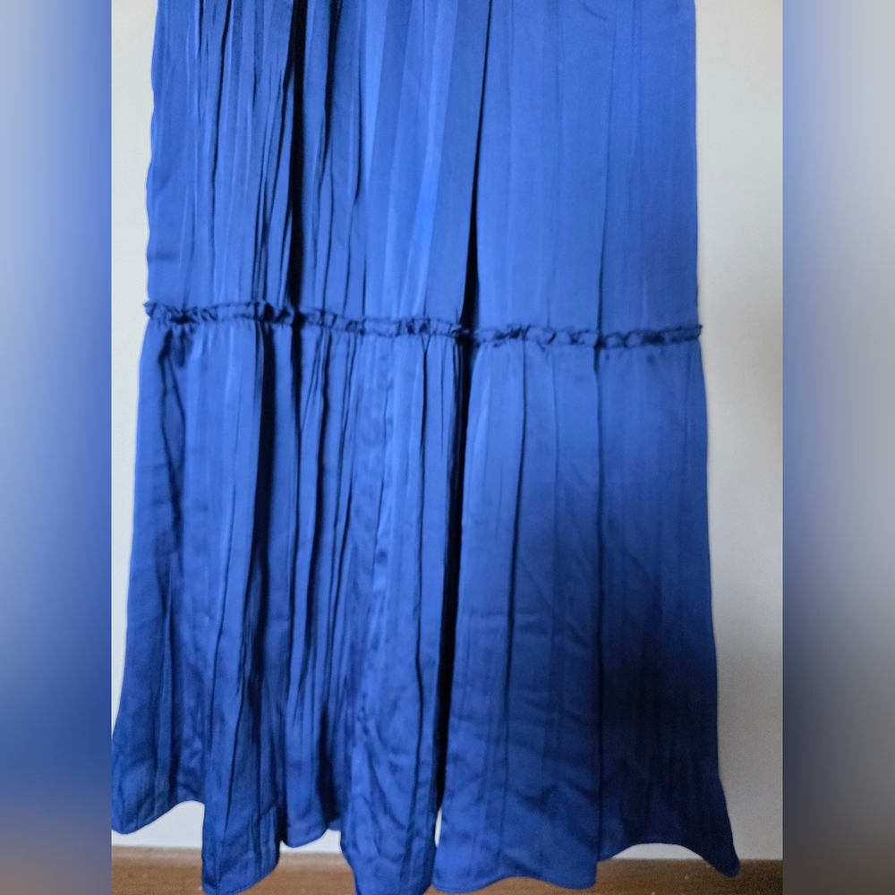 Betsy & Adam Women's Blue V-Neck Pleated Tiered Gown Dress Size 4 - Picture 7 of 10
